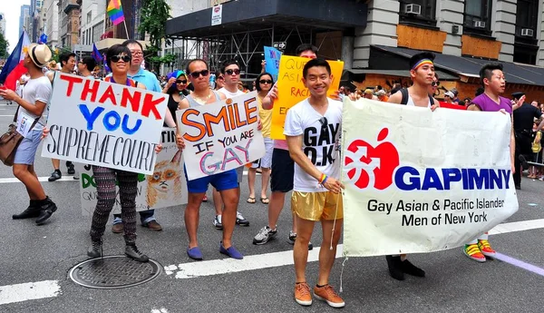 纽约︰ 2013年同性恋骄傲游行 — 图库照片