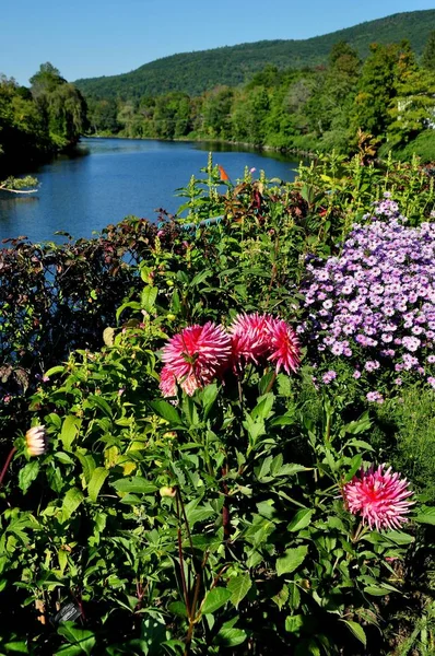 Shelburne Falls, Ma: Brug van bloemen — Stockfoto