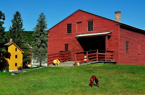 Hancock, MA: 1820 Tannery at Shaker Village — Stock Photo, Image