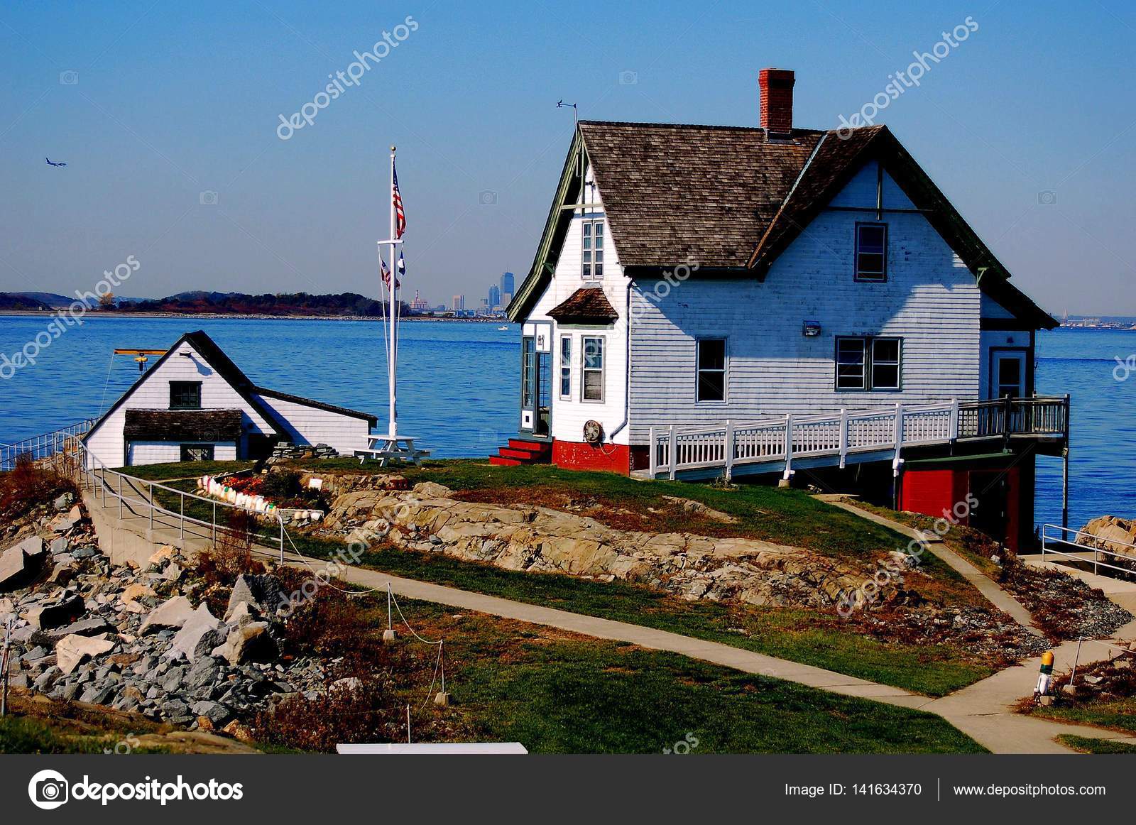 Boston Ma Lighthouse Keeper S Home In Harbour Stock Boston Ma Lighthouse Keeper S Home In Harbour Stock Photo