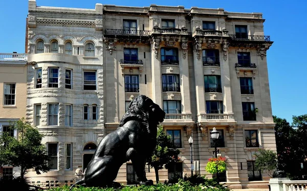 Baltimore, md: Löwenskulptur in Mount Vernon — Stockfoto