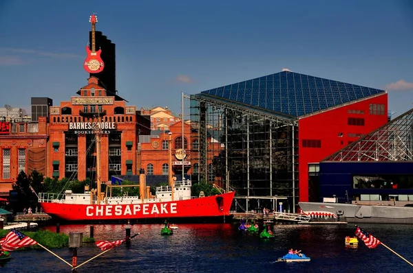 Baltimore, Maryland: Acuario Nacional y Lightship Chesapeake — Foto de Stock