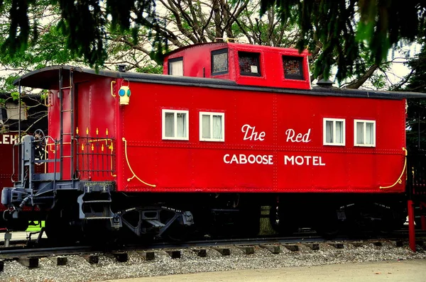Edinburgh, Pennsylvania: Rode kombuis Motel auto — Stockfoto