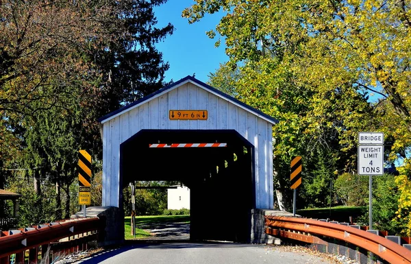 Ephrata, PA: 1873 Keller's Mill Covered Bridge — Stock Photo, Image