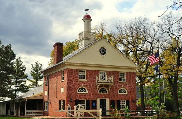 Lancaster, PA: Centro de boas-vindas estilo colonial — Fotografia de Stock