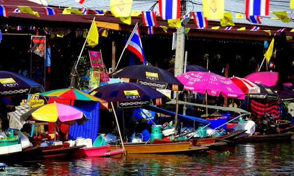 Amphawa, Thailand: Boats at Floating Market — Stock Photo, Image