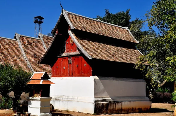 Lampang, Thailand: Depåbiblioteket på Wat — Stockfoto