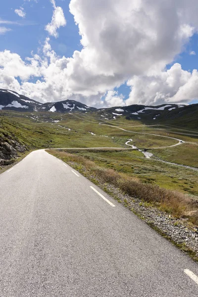 Mraky a hory v Norsku — Stock fotografie
