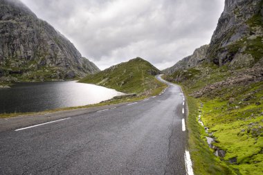 Norveç'te Haugesund için yol