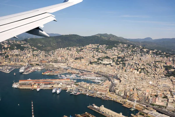Luftaufnahme der Stadt Genua — Stockfoto