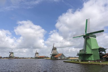 Zaanse Schans'a, yel değirmenleri