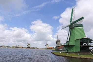 Zaanse Schans'a, yel değirmenleri