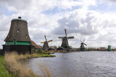 Zaanse Schans'a, yel değirmenleri