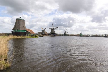 Zaanse Schans'a, yel değirmenleri