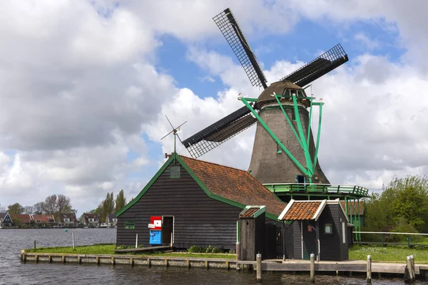 Wiatraki w Zaanse Schans — Zdjęcie stockowe