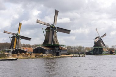 Zaanse Schans'a, yel değirmenleri