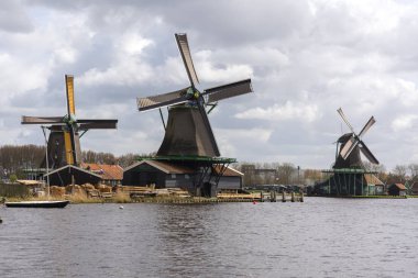 Zaanse Schans'a, yel değirmenleri