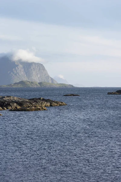 Обзор Nyksund в Норвегии — стоковое фото