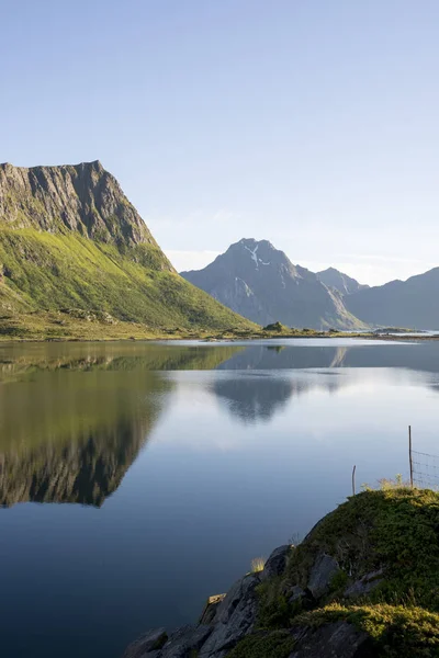 Eggun Norveç'te gece yarısı güneşi