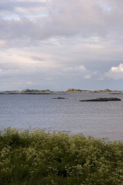 Eggun Norveç'te gece yarısı güneşi