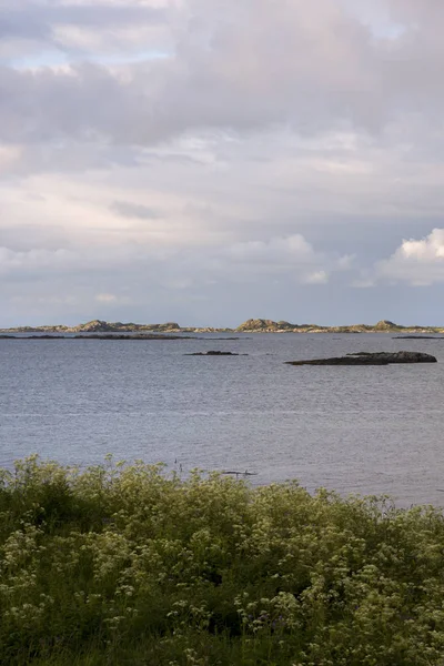 Eggun Norveç'te gece yarısı güneşi