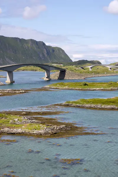 Bruggen op Fredvang in Lofoten Noorwegen — Stockfoto