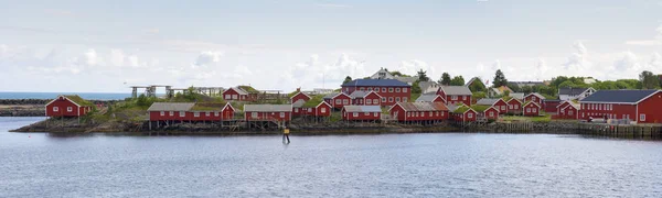 Reine sur l'île de Lofoten en Norvège — Photo