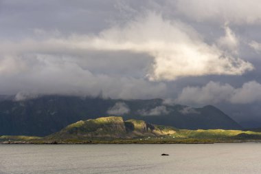 Lofoten Norveç'te saatlerinde gece yarısı Eggum içinde Panorama