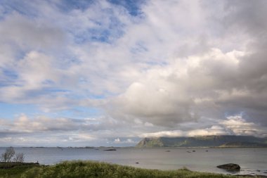 Lofoten Norveç'te saatlerinde gece yarısı Eggum içinde Panorama