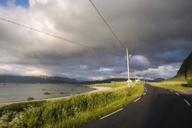 Lofoten Norveç'te saatlerinde gece yarısı Eggum içinde Panorama