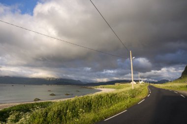 Lofoten Norveç'te saatlerinde gece yarısı Eggum içinde Panorama