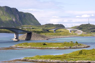 panoramik manzaralar ve köprüler Lofoten Norveç'te Fredvang