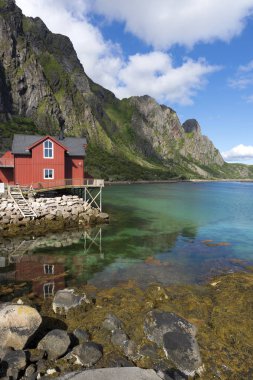 panoramik deniz kenarı ve Adaları'nda Svolvaer, Norveç'te Lofoten