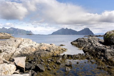panoramik deniz kenarı ve Adaları'nda Svolvaer, Norveç'te Lofoten