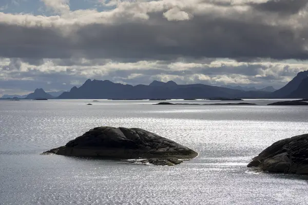 挪威特罗姆瑟的海上岩石 — 图库照片