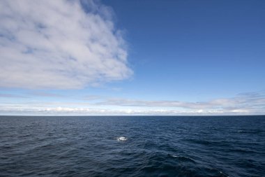 Ulusal Turistik Rota Andya boyunca Norveç Lofoten Andenes gökyüzü ve deniz