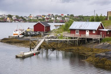 Norveç'te Lofoten adalarına Reine Köyü manzara