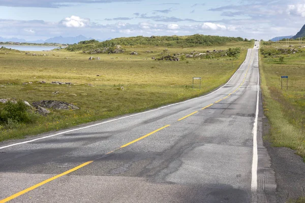 Carretera Entre Eggum Svolvaer Las Islas Lofoten Noruega — Foto de Stock