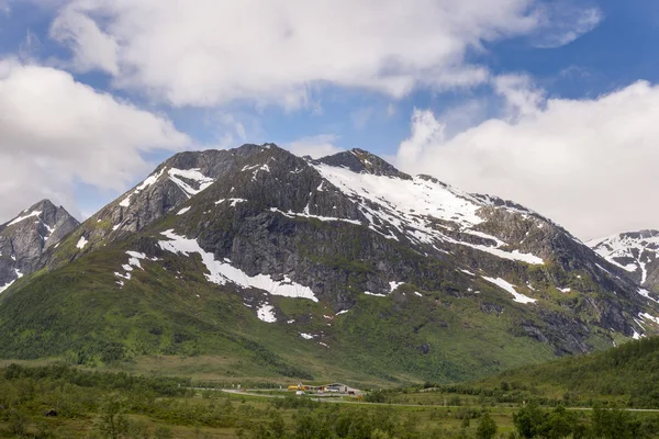 Berg Der Küste Zwischen Eggum Und Svolvaer Den Lofoten Norwegen — Stockfoto