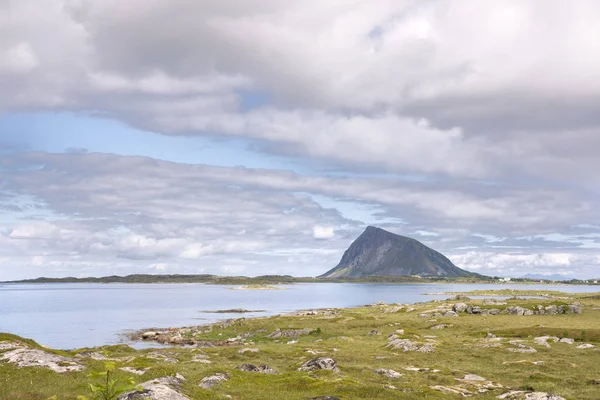 Montanha Costa Entre Eggum Svolvaer Para Ilhas Lofoten Noruega — Fotografia de Stock