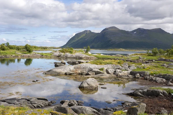 Berg Der Küste Zwischen Eggum Und Svolvaer Den Lofoten Norwegen — Stockfoto
