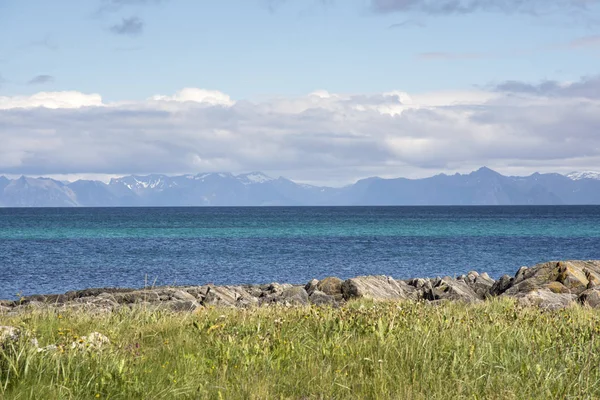 概要热带海滩在 Andenes 在敦海岛在挪威 — 图库照片