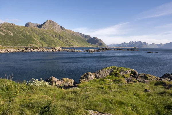 ノルウェーのロフォーテン諸島に Nyksund の海岸のパノラマ — ストック写真