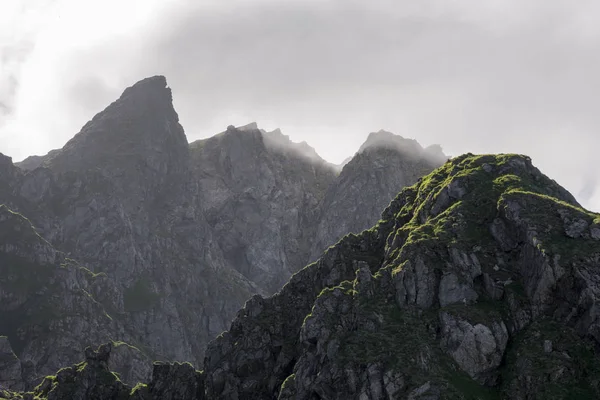 Peyzaj ve Lofoten Norveç ulusal turist Rota Andya boyunca Andenes dağda