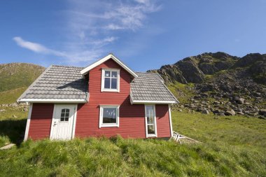 Nyksund kırmızı evde Lofoten Adaları Norveç'te