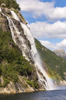 Lysefjord Şelalesi Norveç 'in Stavanger kentindeki Lysefjord' dan