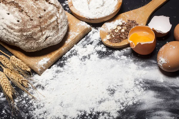 Ingredientes y utensilios para la preparación de productos de panadería — Foto de Stock