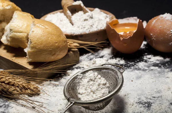 Ingredientes y utensilios para la preparación de productos de panadería — Foto de Stock