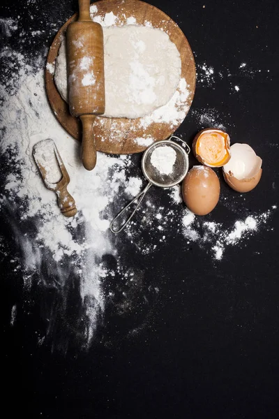 成分和餐具，用于焙烤制品的制备 — 图库照片