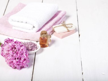 Spa arka planda çeşitli pembe ve beyaz.